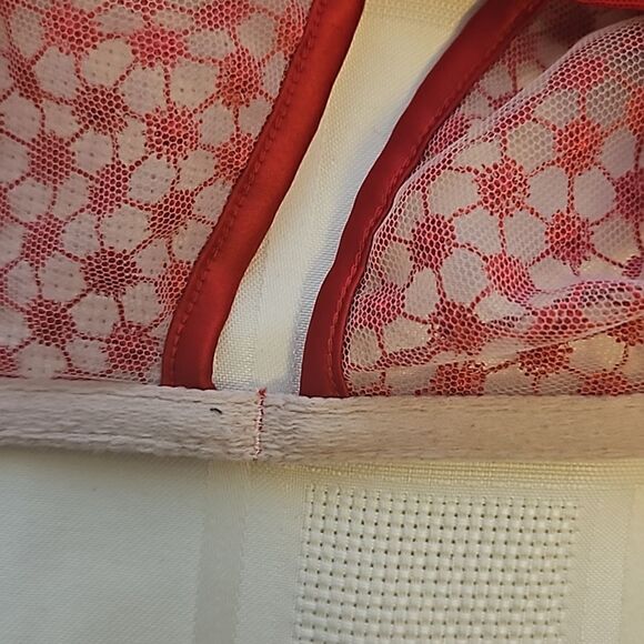 Victoria's Secret Lace Underwire Bra With Matching Underwear 32DD/ Small Red - Picture 15 of 16